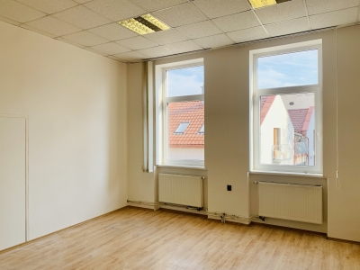 GARANT REAL - prenájom kancelárie 30 m2,  Prešov, centrum, Františkánske námestie