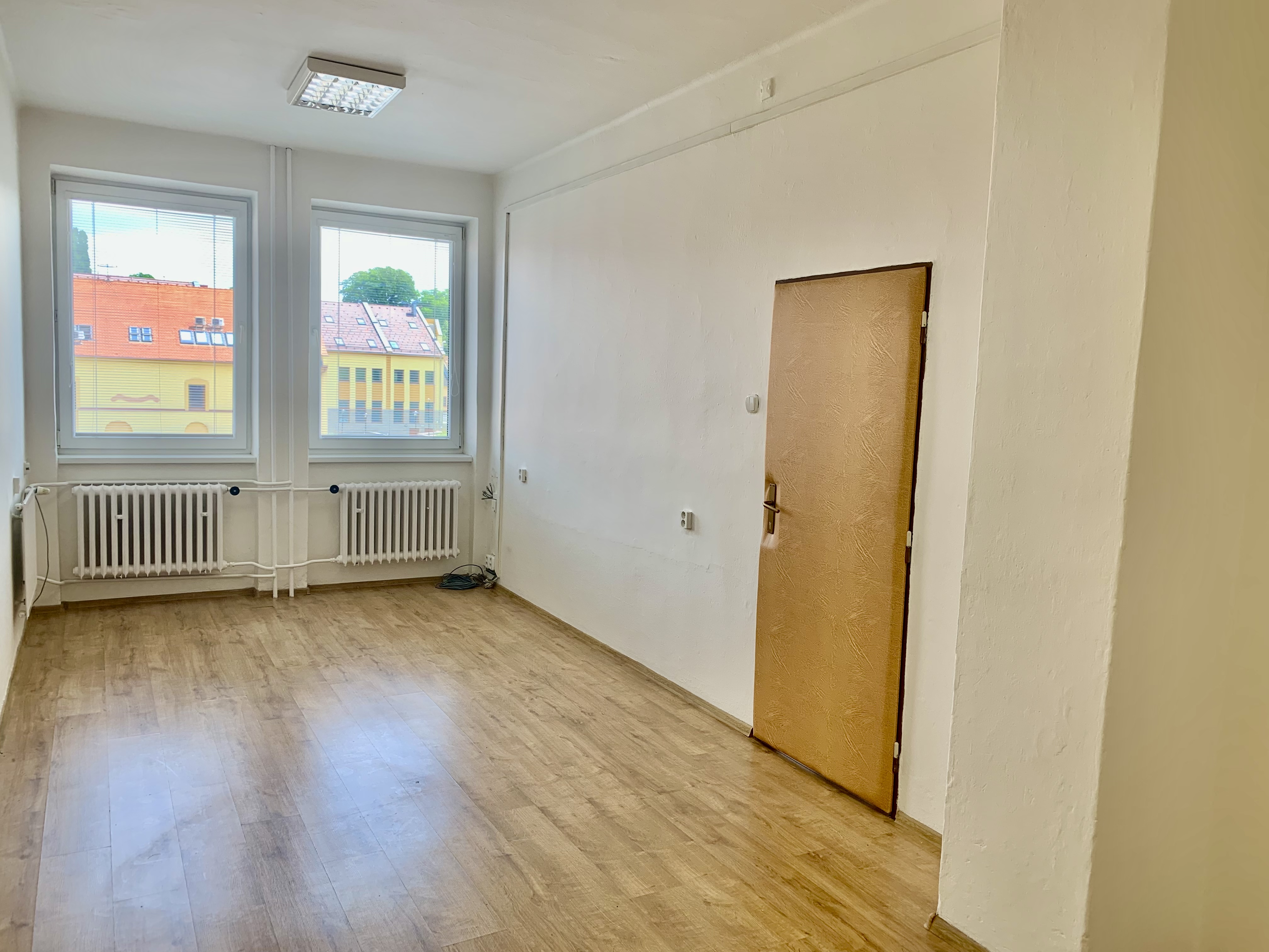 GARANT REAL - prenájom 2 prepojené kancelárske priestory 35 m2,  Prešov, centrum, Slovenská ul. č. 69