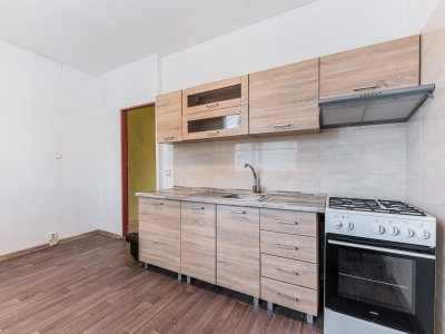 GARANT REAL - exkluzívne 3-izbový byt s loggiou, čiast. rekonštrukcia, 73 m2, Dubová ulica, Prešov