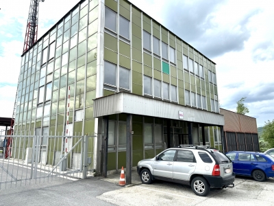 GARANT REAL predaj komerčný objekt - administratívna budova 788 m2 a 5 garáží 309 m2, Petrovany, okr. Prešov
