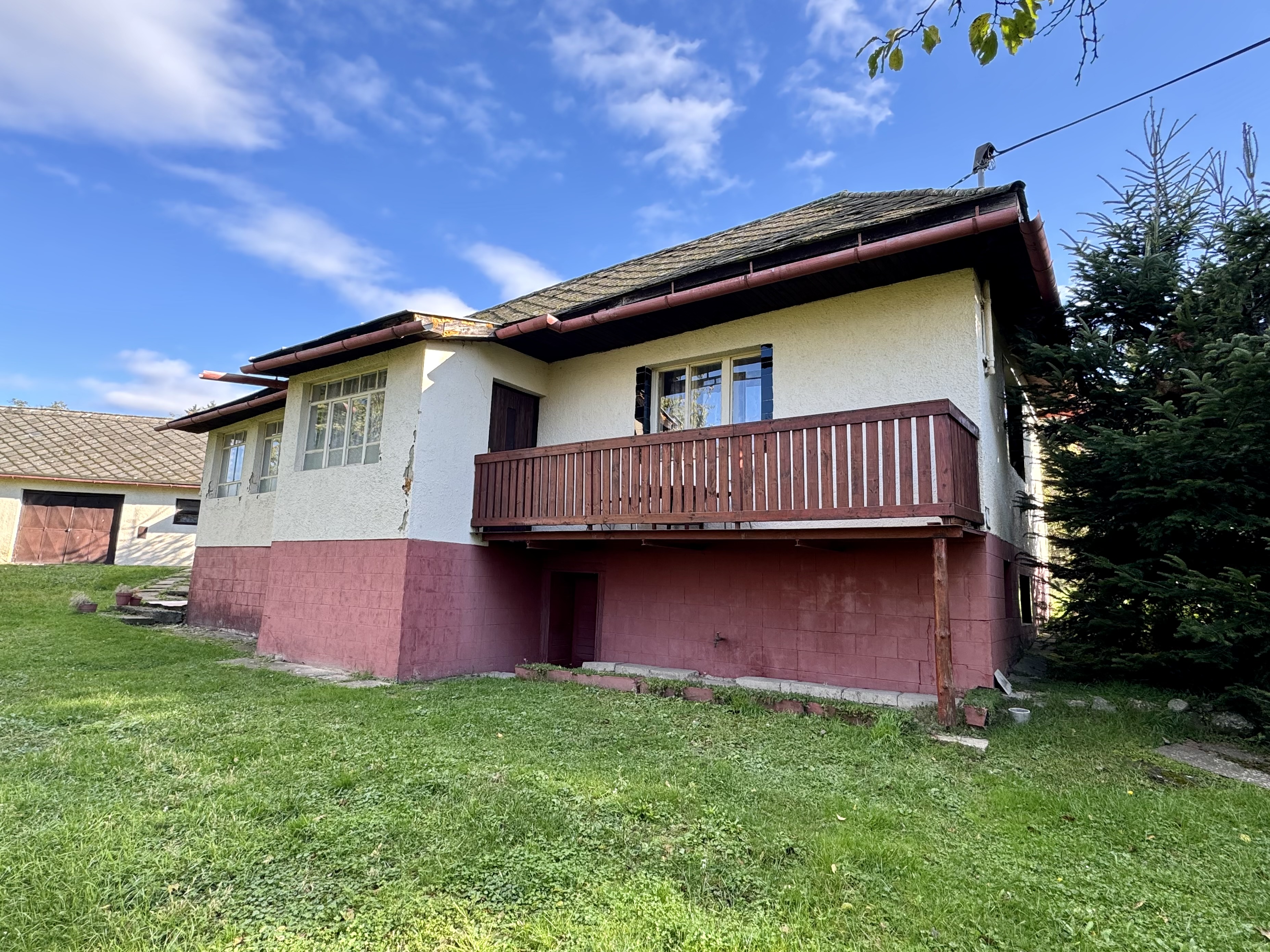 GARANT REAL predaj 2 - izbový rodinný dom 95 m2 s pozemkom 1333 m2, Žehňa okr. Prešov