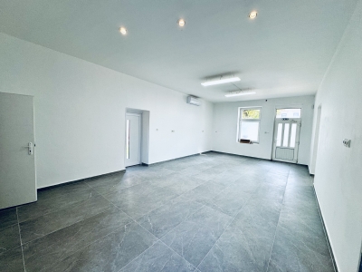 GARANT REAL - prenájom klimatizovaný obchodný priestor 110 m2, resp. priestor na služby s parkovaním, Prešov, Masarykova ul.