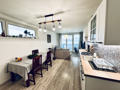 GARANT REAL - predaj 2-izbový tehlový byt 48 m2, so samostatným kúrením, s vlastným parkovacím miestom, Veľký Šariš, Južná ul.