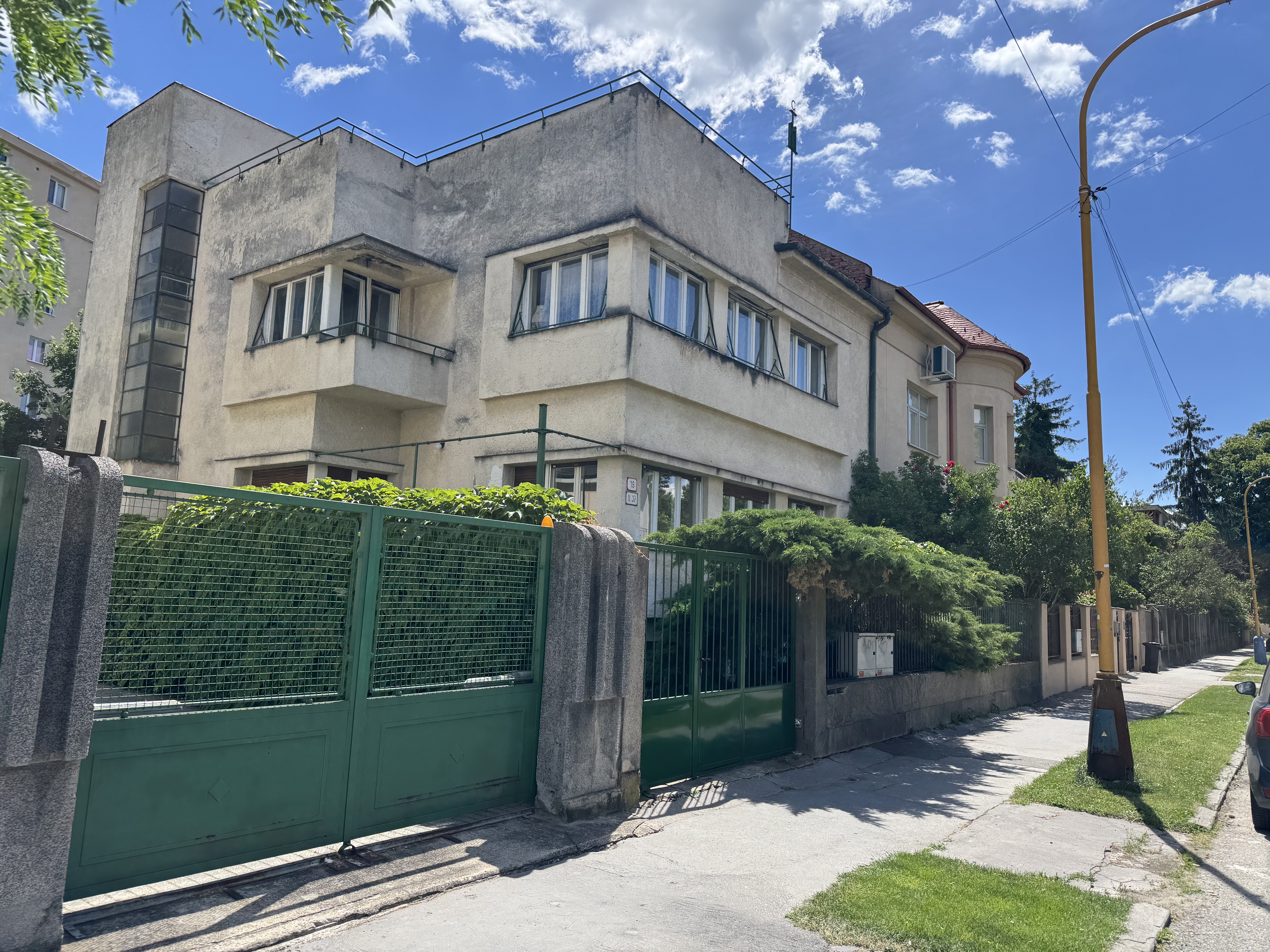 GARANT REAL prenájom prízemie v rodinnom dome 110 m2, 4 izby + príslušenstvo, Košice - Juh, Rázusova ulica